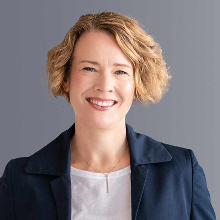 Dr. Sina Haupt
